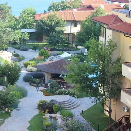 Apartment 2-bedroom In Garden Of Eden *