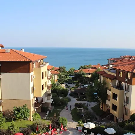 2-bedroom In Garden Of Eden Apartment *