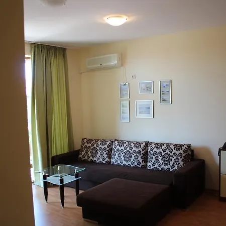 2-bedroom In Garden Of Eden Apartment *